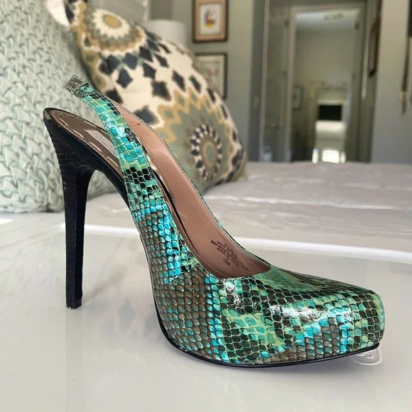 Rachel Roy snakeskin slingback pointed toe heels - Picture 4 of 9